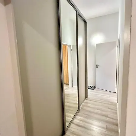 Robin - Old Town Apartmán
